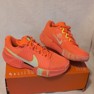 NIKE ZOOM CHALLENGE PB WOMEN SIZE 8